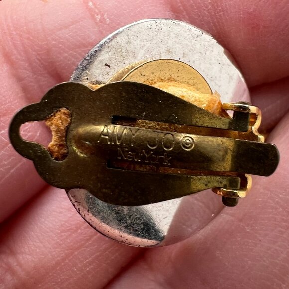 Amy Jo New York Blush Lucite CLIP Earrings - Picture 6 of 6